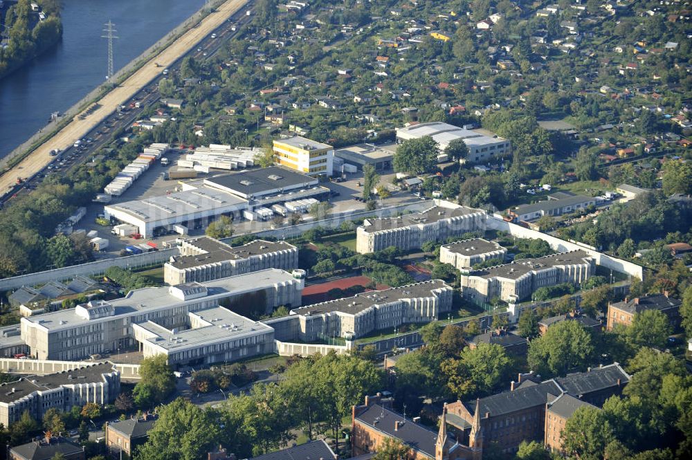 Luftbild Berlin - Justizvollzugsanstalt JVA Plötzensee im Bezirk Charlottenburg - Wilmersdorf