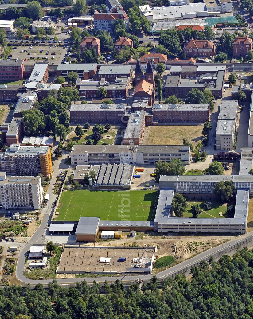 Berlin von oben - Justizvollzugsanstalt JVA Tegel im Ortsteil Reinickendorf in Berlin, Deutschland