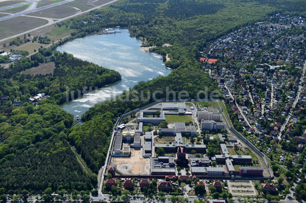 Luftbild Berlin - Justizvollzugsanstalt JVA Tegel im Ortsteil Reinickendorf in Berlin, Deutschland