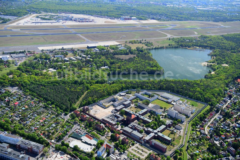 Berlin von oben - Justizvollzugsanstalt JVA Tegel im Ortsteil Reinickendorf in Berlin, Deutschland