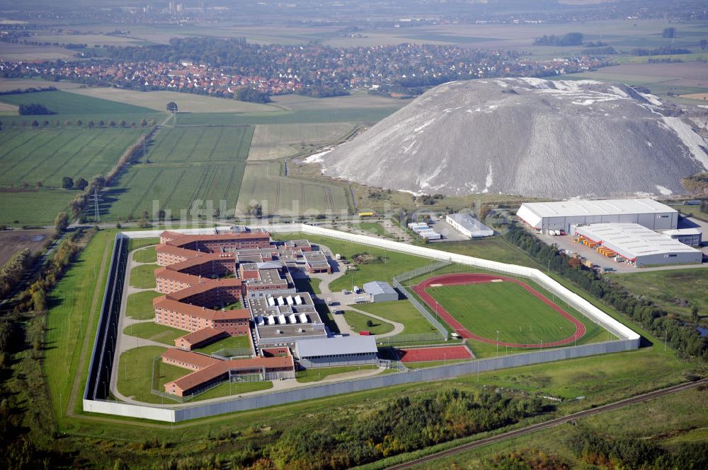 Luftaufnahme Sehnde - Justizvollzugsanstalt Sehnde und die ehemalige Kali Mine Bergmannsegen