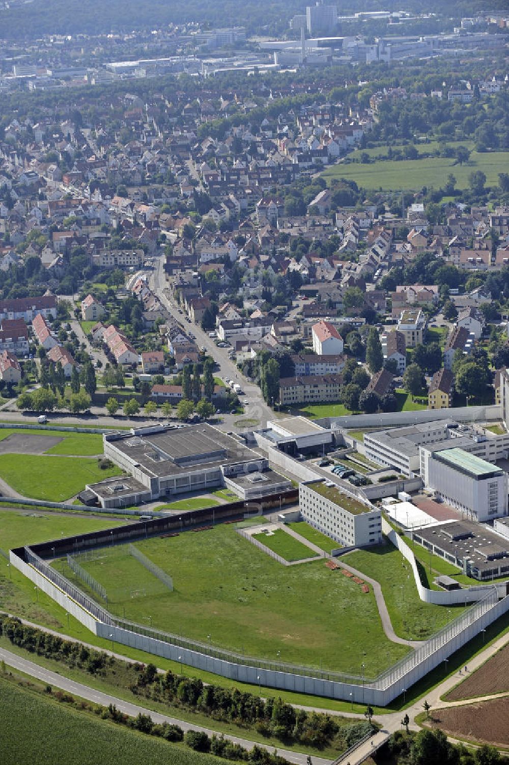 Stuttgart aus der Vogelperspektive: JVA Stuttgart-Stammheim