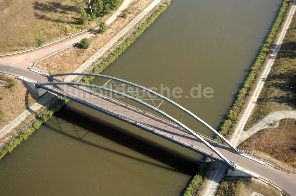 Kade aus der Vogelperspektive: Kader-Brücke bei Kade