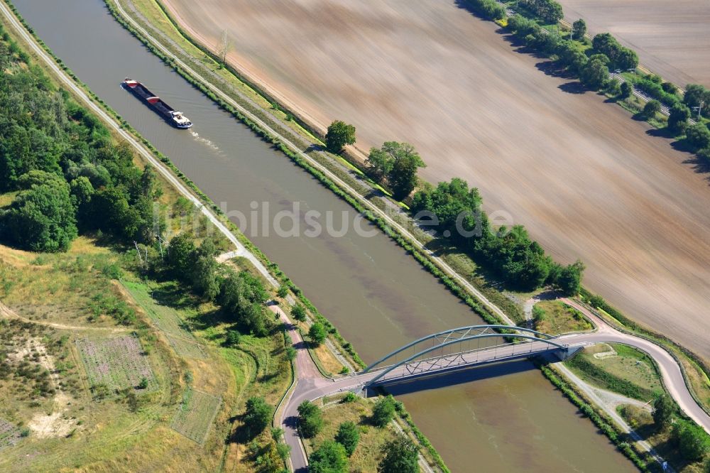 Luftbild Kade OT Kader Schleuse - Kader-Brücke über dem Elbe-Havel-Kanal im Bundesland Sachsen-Anhalt