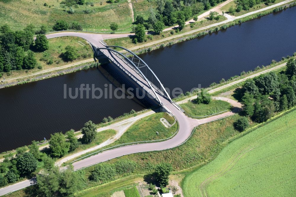 Kade von oben - Kader-Brücke über dem Elbe-Havel-Kanal im Bundesland Sachsen-Anhalt