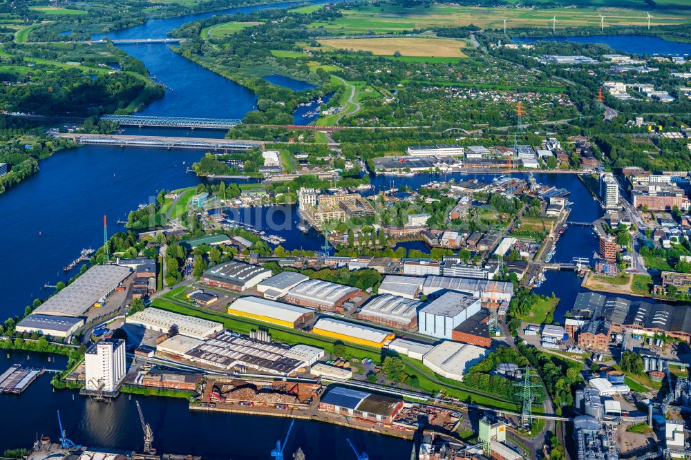 Luftaufnahme Hamburg - Kaianlagen und Schiffs- Anlegestellen Gewerbegebiet Nartenstraße an den Hafenbecken an der Süderelbe im Ortsteil Harburg in Hamburg, Deutschland