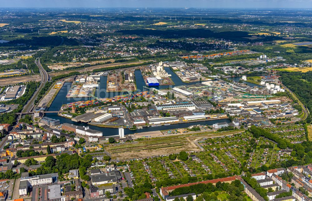 Luftbild Dortmund - Kaianlagen und Schiffs- Anlegestellen am Hafenbecken des Binnenhafen in Dortmund im Bundesland Nordrhein-Westfalen, Deutschland