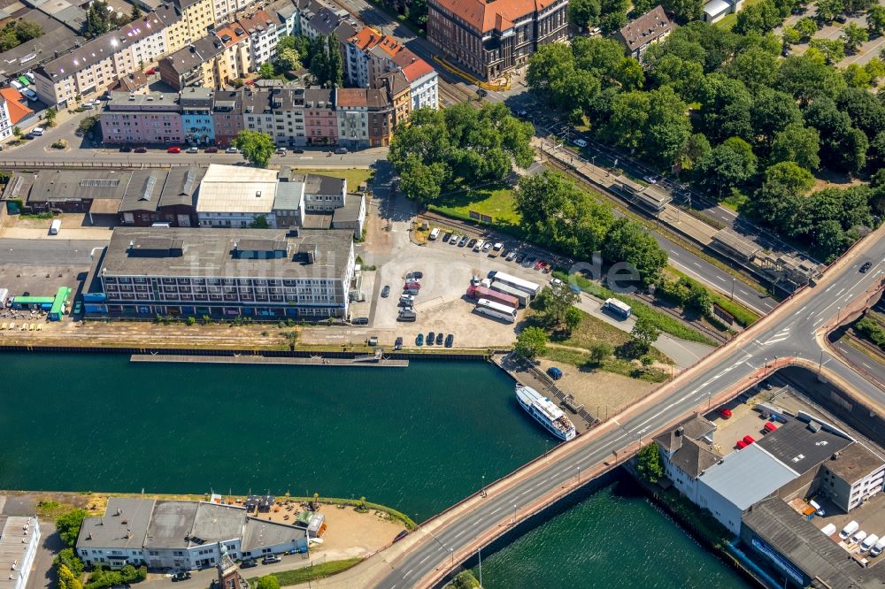 Luftbild Dortmund - Kaianlagen und Schiffs- Anlegestellen am Hafenbecken des Binnenhafen Dortmunder Hafen AG an der Speicherstraße in Dortmund im Bundesland Nordrhein-Westfalen, Deutschland