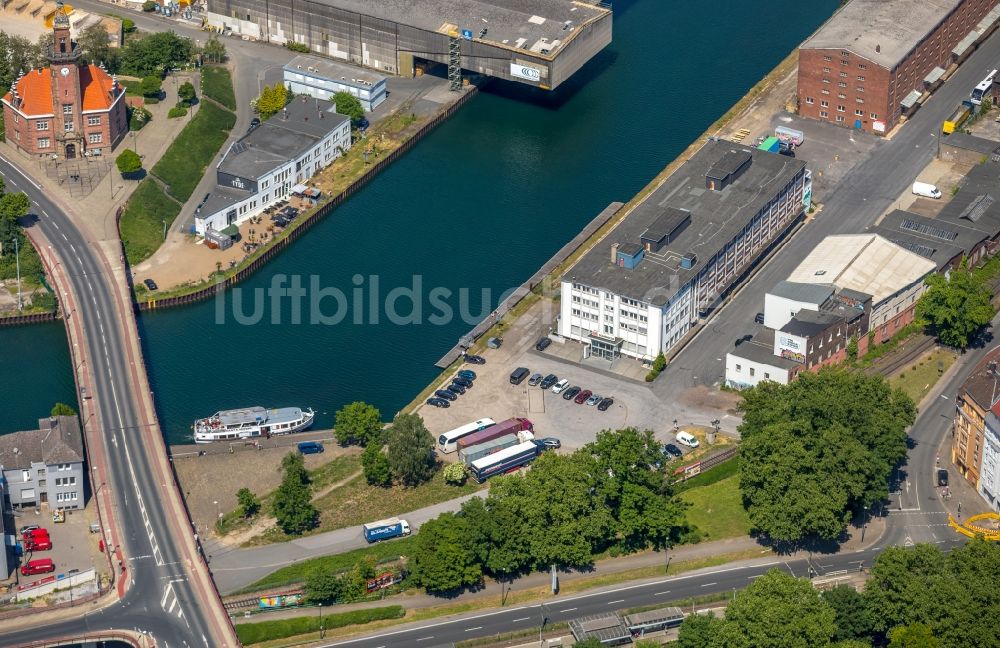 Luftaufnahme Dortmund - Kaianlagen und Schiffs- Anlegestellen am Hafenbecken des Binnenhafen Dortmunder Hafen AG an der Speicherstraße in Dortmund im Bundesland Nordrhein-Westfalen, Deutschland