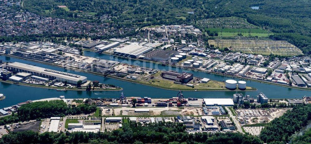 Luftbild Karlsruhe - Kaianlagen und Schiffs- Anlegestellen am Hafenbecken des Binnenhafen am Rhein in Karlsruhe im Bundesland Baden-Württemberg, Deutschland