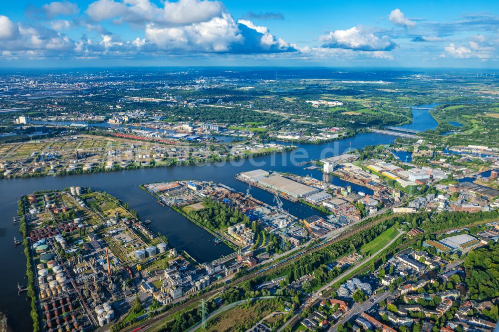 Luftbild Hamburg - Kaianlagen und Schiffs- Anlegestellen an den Hafenbecken von Seehafen 1 bis 4 an der Süderelbe im Ortsteil Harburg in Hamburg, Deutschland