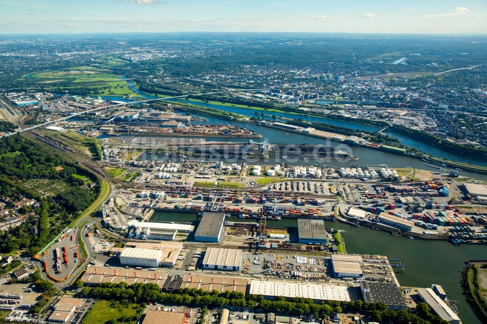 Luftaufnahme Duisburg - Kaianlagen und Schiffs- Anlegestellen mit Verlade- Terminals am Binnenhafen in Duisburg im Bundesland Nordrhein-Westfalen