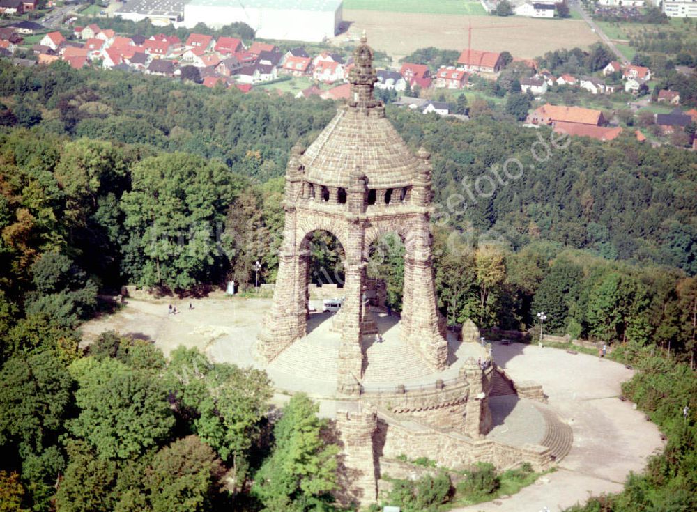 Luftbild Porta Westfalica - Kaiser - Denkmal Porta Westfalica Stadt Porta Westfalica - Der Bürgermeister - Kempstraße 1 32457 Porta Westfalica Tel