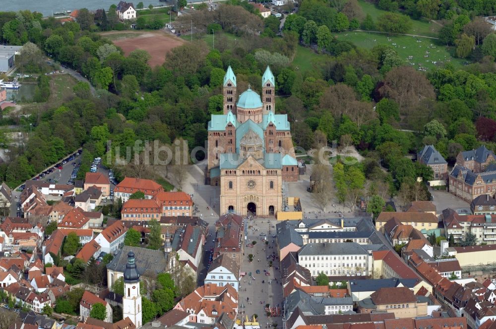 Speyer von oben - Kaiser- und Mariendom zu Speyer in Rheinland-Pfalz