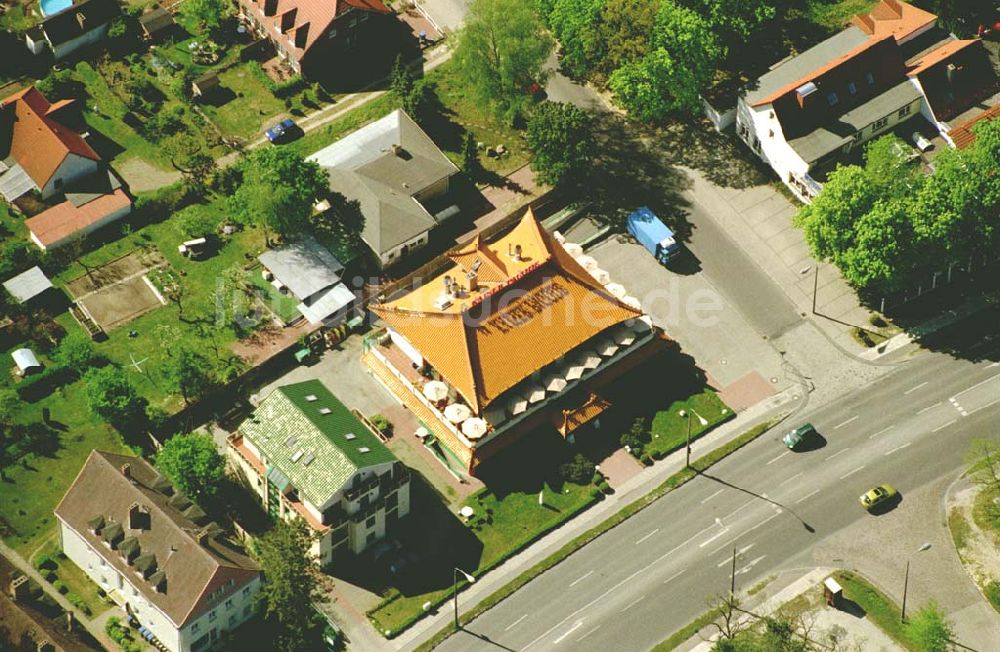 Stahnsdorf / Brandenburg von oben - Kaiser-Pagode (China-Restaurant) Ort: Stahnsdorf / Brandenburg Datum: 05.05.03