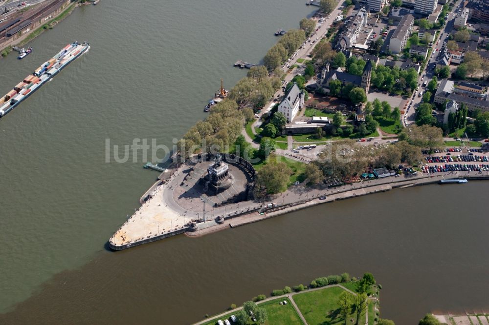 Koblenz von oben - Kaiser- Wilhelm- I.- Denkmal in Koblenz im Bundesland Rheinland-Pfalz