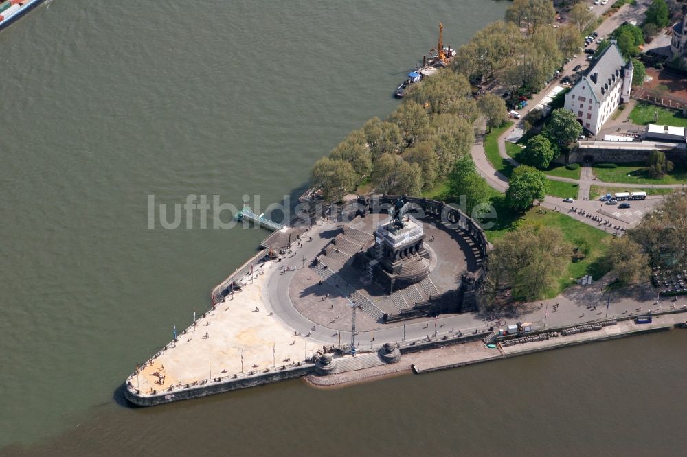 Koblenz aus der Vogelperspektive: Kaiser- Wilhelm- I.- Denkmal in Koblenz im Bundesland Rheinland-Pfalz