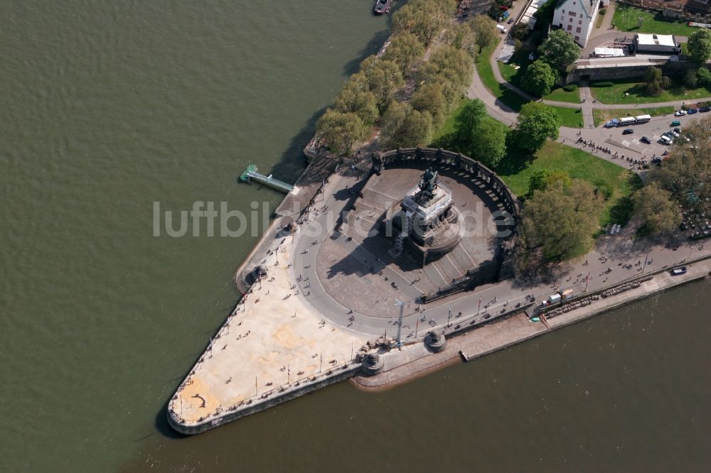 Koblenz von oben - Kaiser- Wilhelm- I.- Denkmal in Koblenz im Bundesland Rheinland-Pfalz