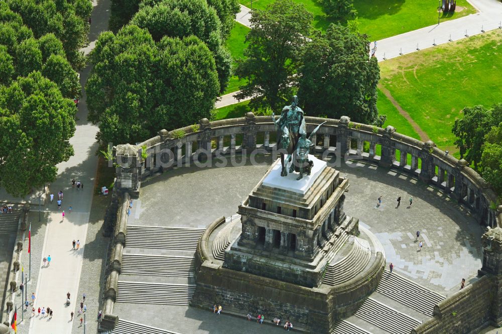 Koblenz aus der Vogelperspektive: Kaiser- Wilhelm- I.- Denkmal in Koblenz im Bundesland Rheinland-Pfalz