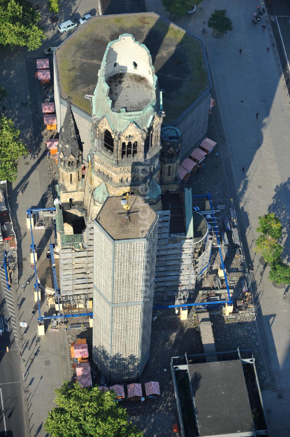 Berlin von oben - Kaiser-Wilhelm-Gedächtnis-Kirche in Berlin-Charlottenburg