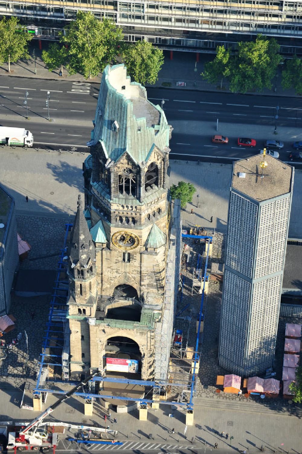 Luftbild Berlin - Kaiser-Wilhelm-Gedächtnis-Kirche in Berlin-Charlottenburg