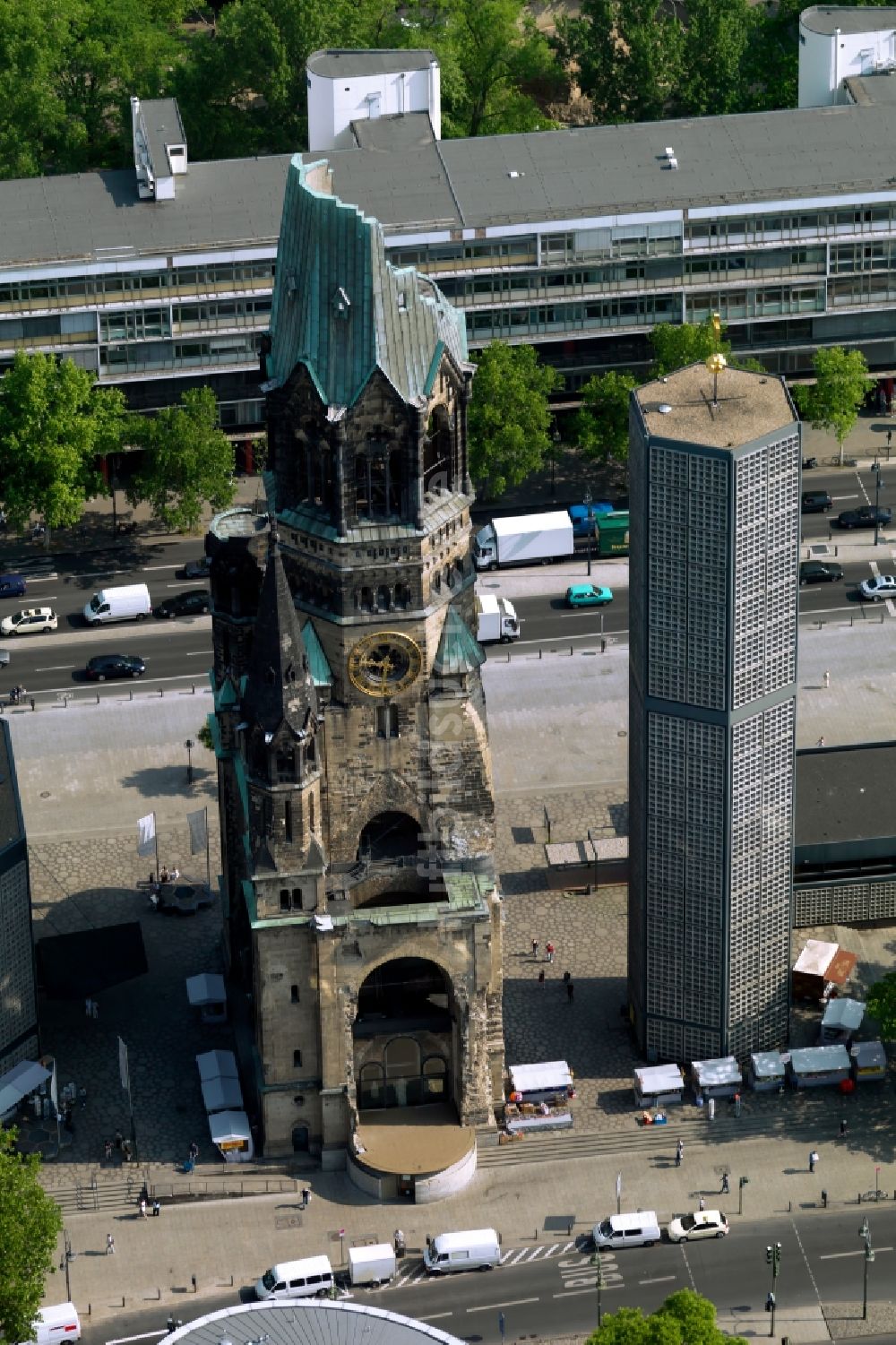 Berlin aus der Vogelperspektive: Kaiser-Wilhelm Gedächtniskirche in Berlin im Bundesland Berlin