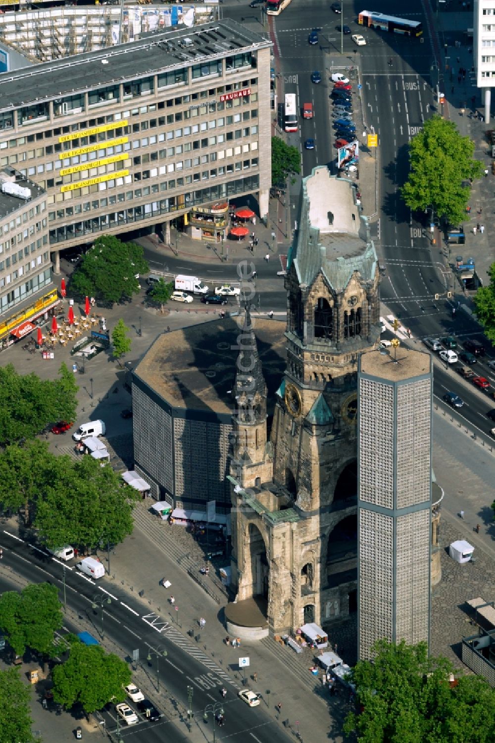 Berlin aus der Vogelperspektive: Kaiser-Wilhelm Gedächtniskirche in Berlin im Bundesland Berlin