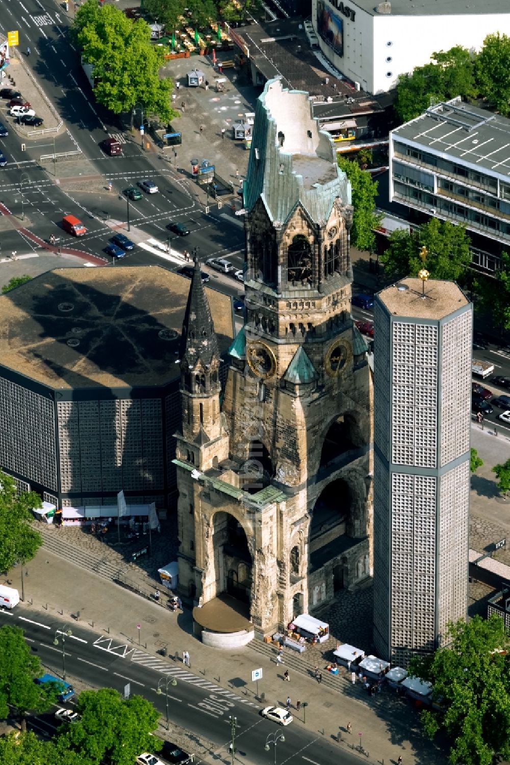 Luftbild Berlin - Kaiser-Wilhelm Gedächtniskirche in Berlin im Bundesland Berlin