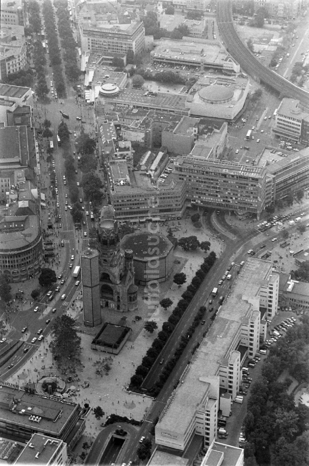 Berlin aus der Vogelperspektive: Kaiser-Wilhelm-Gedächtniskirche auf dem Breitscheidplatz in Berlin-Charlottenburg