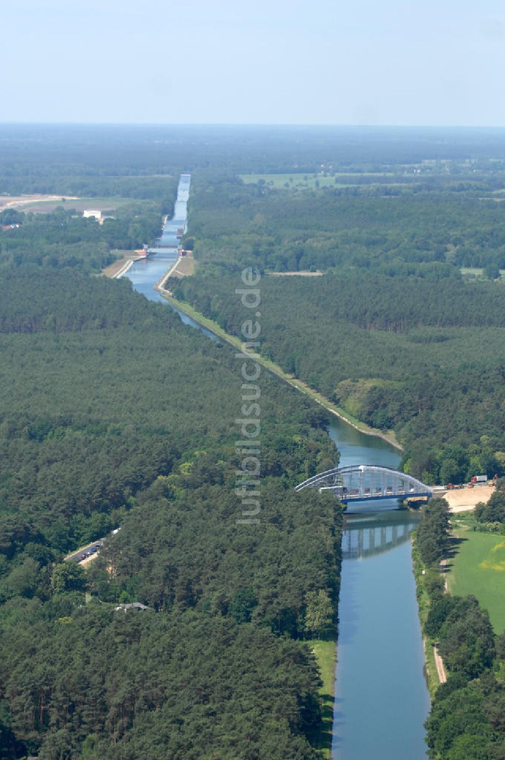 Langer Grund aus der Vogelperspektive: Kaiserwegbrücke / Bridge Langer Grund - Schorfheide