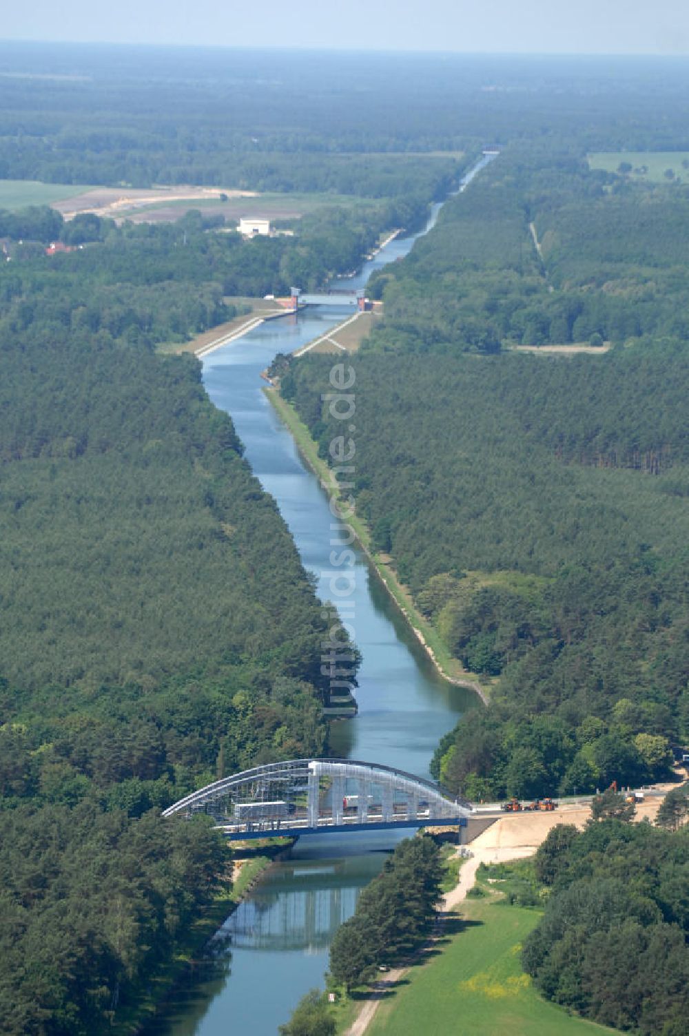 Luftaufnahme Langer Grund - Kaiserwegbrücke / Bridge Langer Grund - Schorfheide