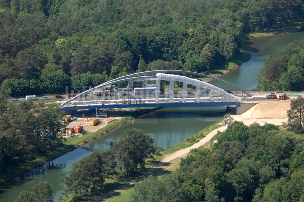 Langer Grund aus der Vogelperspektive: Kaiserwegbrücke / Bridge Langer Grund - Schorfheide