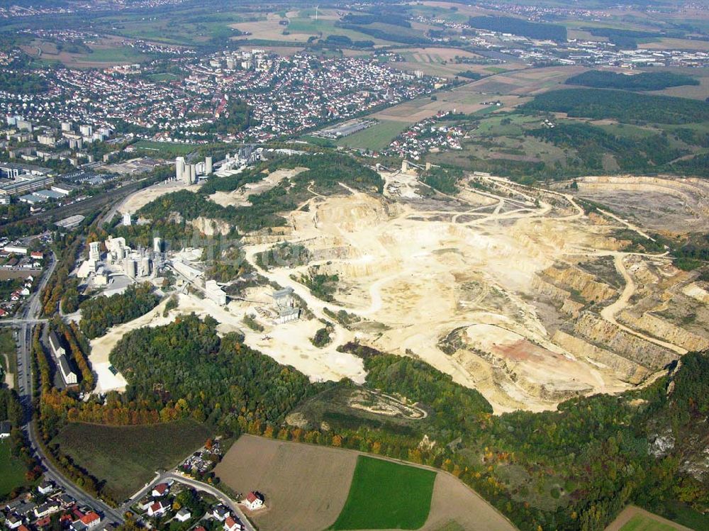 Regenstauf / Bayern aus der Vogelperspektive: Kalksteinbruches auf dem Brandlberg 08.10.2005