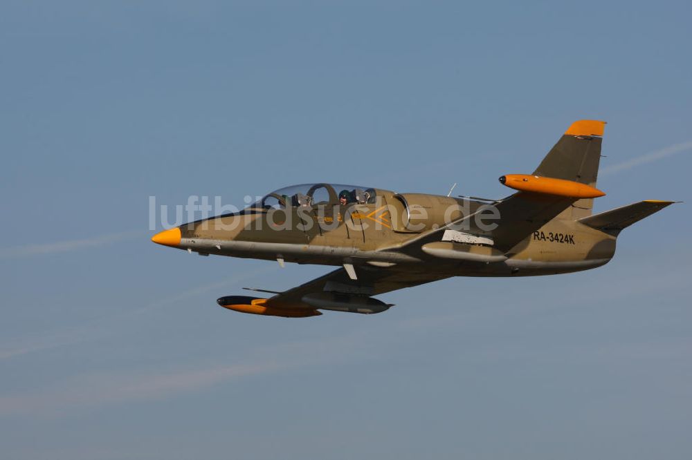 Bitburg von oben - Kampfjet Aero L-39 Albatros auf dem Flugplatz Bitburg