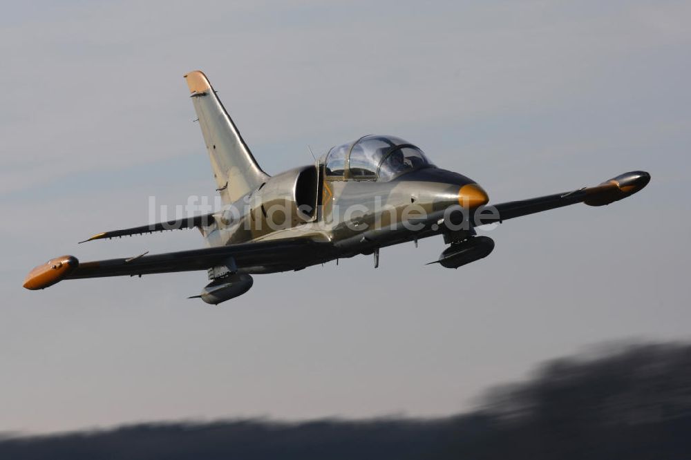 Luftaufnahme Bitburg - Kampfjet Aero L-39 Albatros auf dem Flugplatz Bitburg