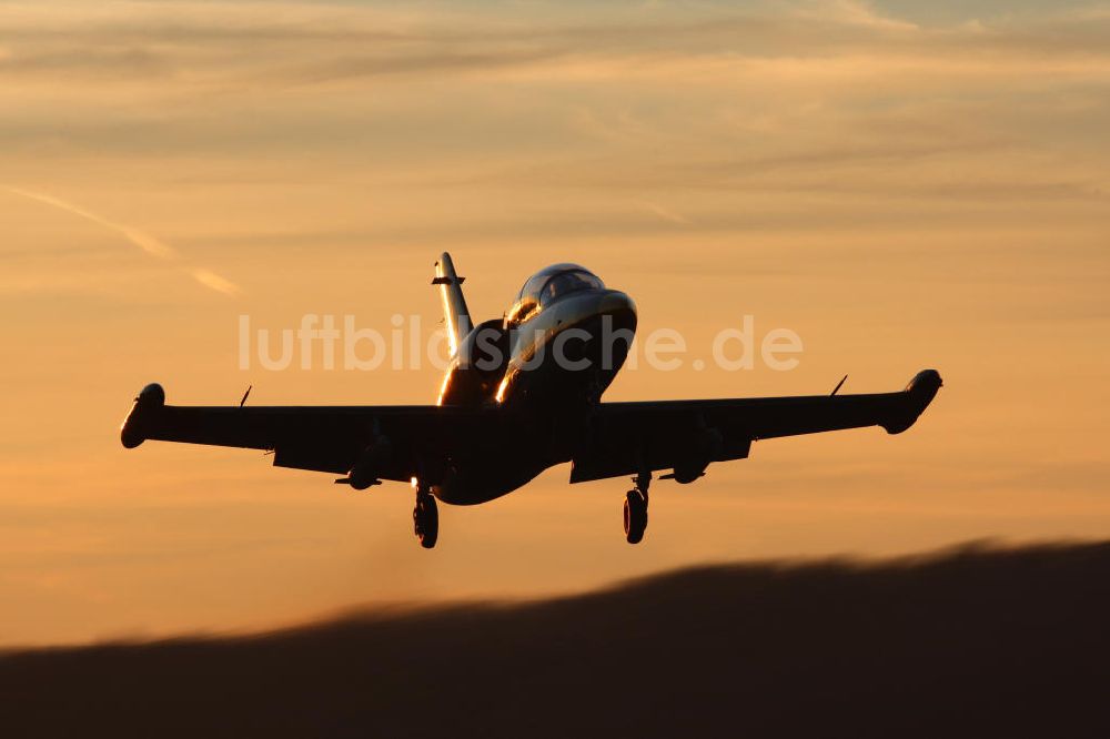 Bitburg aus der Vogelperspektive: Kampfjet Aero L-39 Albatros auf dem Flugplatz Bitburg