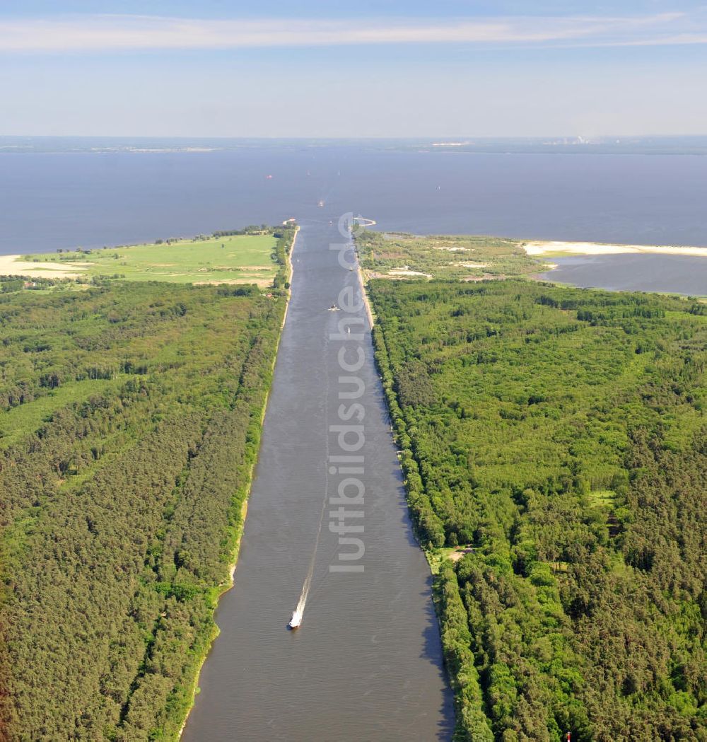 Swinemünde ( Swinoujscie ) aus der Vogelperspektive: Kanal Piastowski / Piastenkanal- als Kaiserfahrt erbauter Kanals südlich der Hafenstadt Swinoujscie