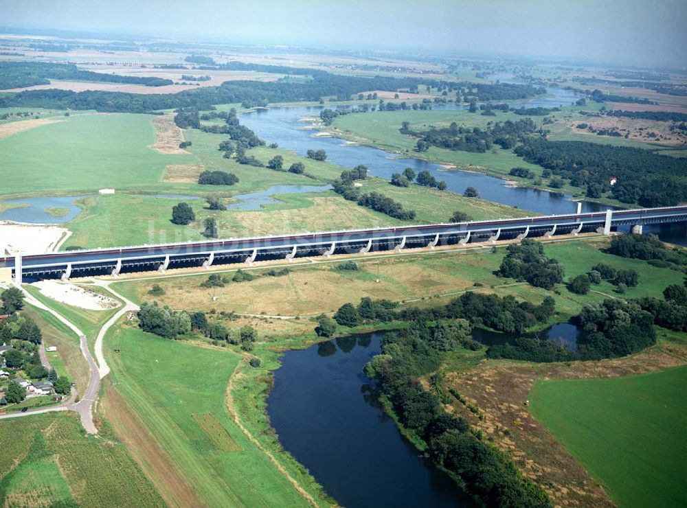 Hohenwarthe aus der Vogelperspektive: Kanalbrücke bei Hohenwarthen