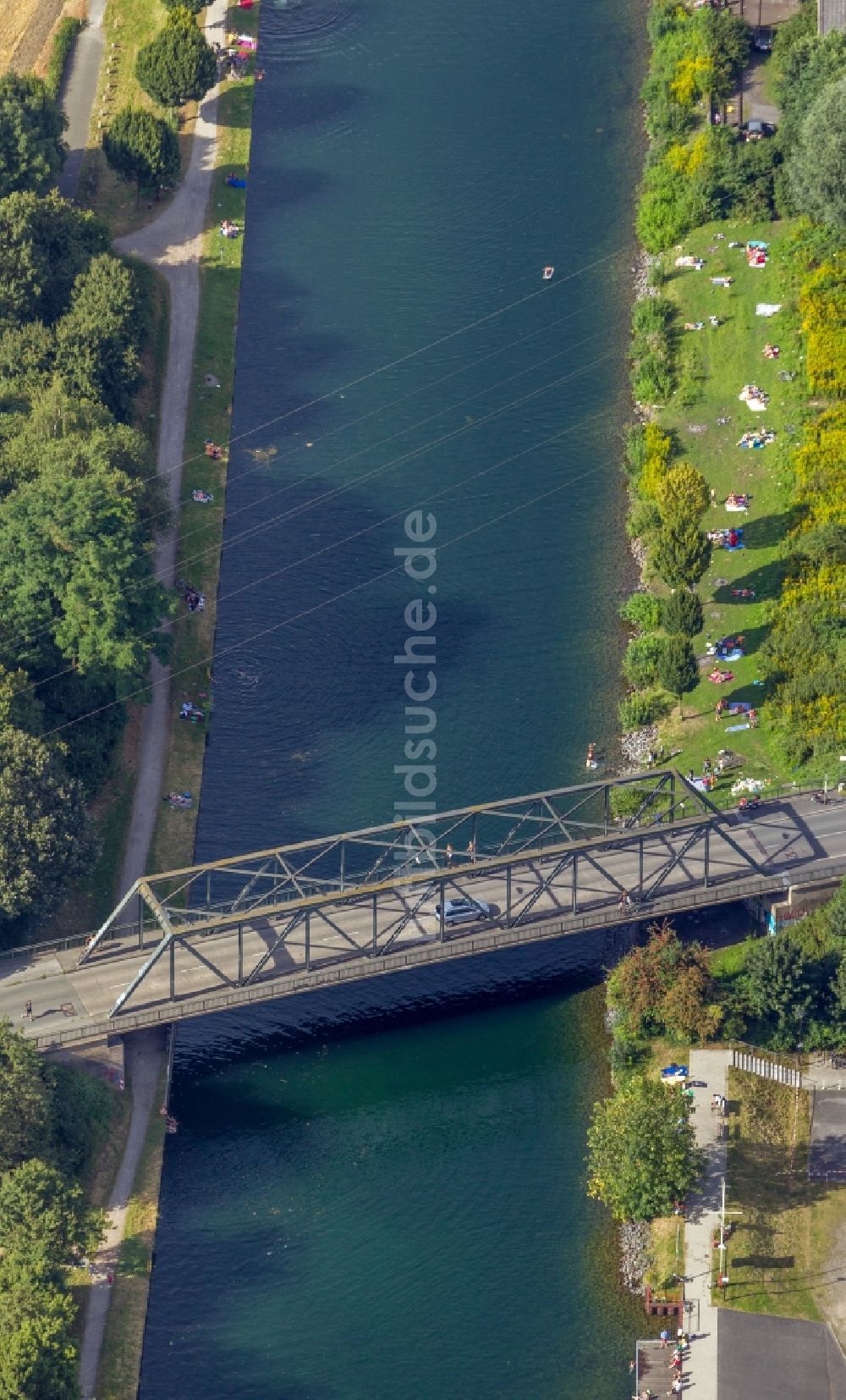 Dortmund aus der Vogelperspektive: Kanalbrücke über dem Dortmund-Ems-Kanal in Dortmund im Bundesland Nordrhein-Westfalen