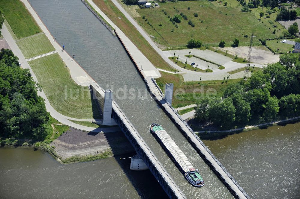 Hohenwarthe von oben - Kanalbrücke Hohenwarthe am Wasserstraßenkreuz Magdeburg