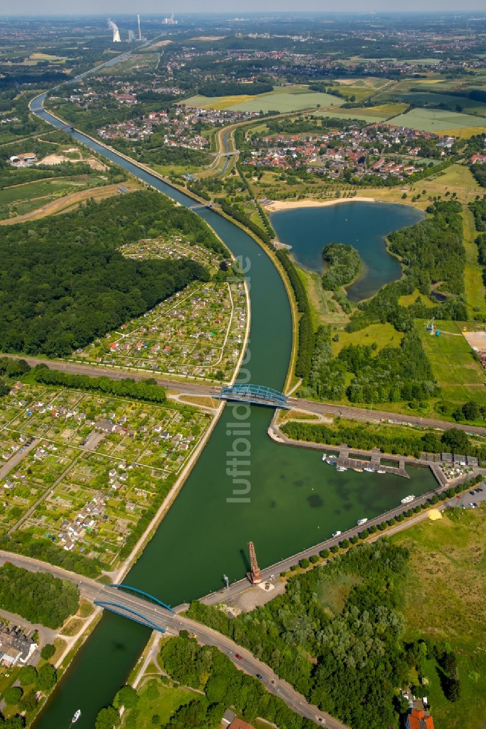 Lünen aus der Vogelperspektive: Kanalverlauf und Uferbereiche Datteln-Hamm-Kanal in Lünen im Bundesland Nordrhein-Westfalen