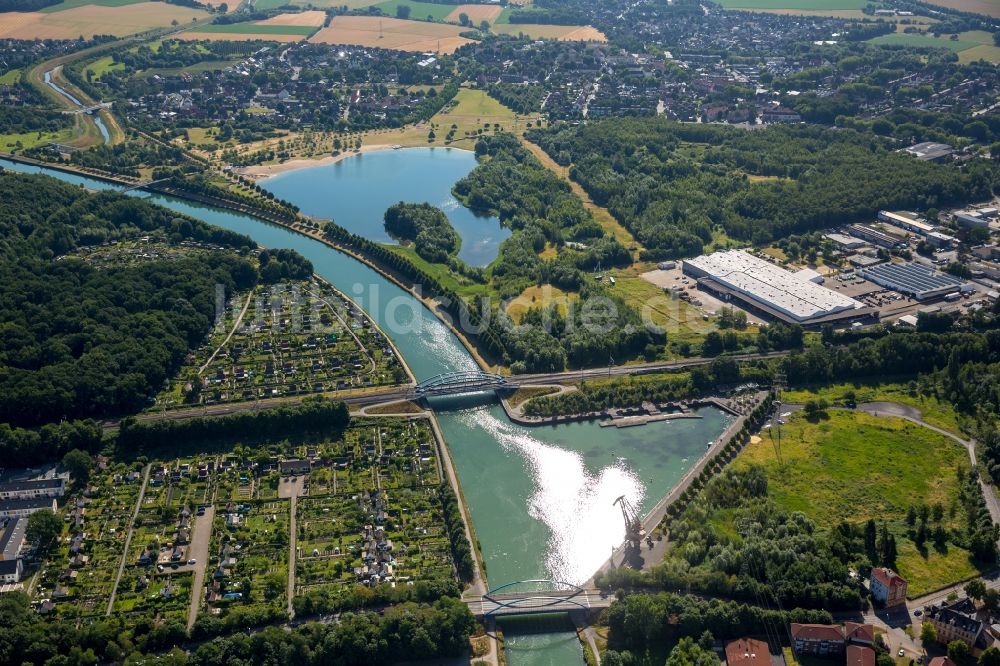 Lünen von oben - Kanalverlauf und Uferbereiche Datteln-Hamm-Kanal in Lünen im Bundesland Nordrhein-Westfalen