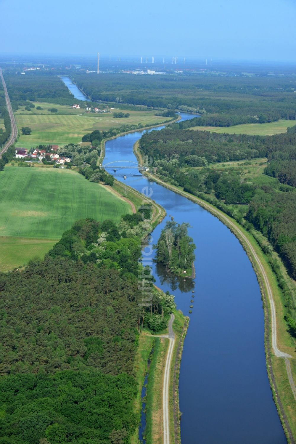 Wusterwitz aus der Vogelperspektive: Kanalverlauf und Uferbereiche des Elbe-Havel-Kanales in Wusterwitz im Bundesland Brandenburg