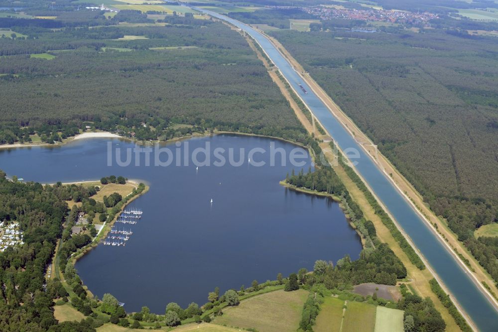 Luftaufnahme Isenbüttel - Kanalverlauf und Uferbereiche des Elbe-Seitenkanal am Tankumsee in Isenbüttel im Bundesland Niedersachsen