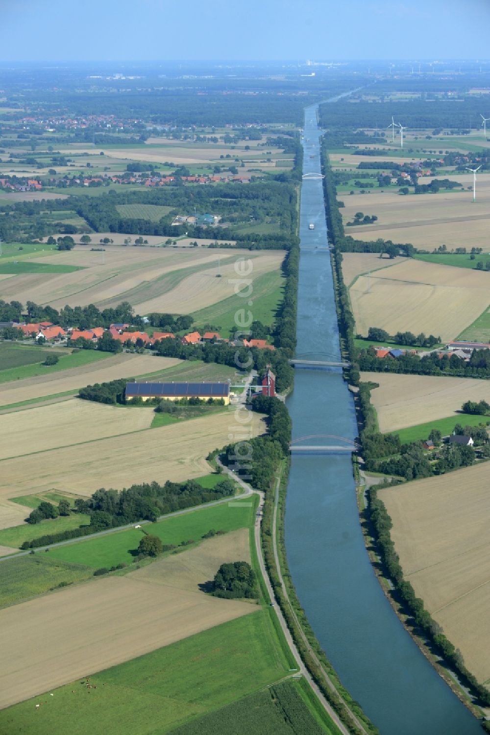 Luftbild Pollhagen - Kanalverlauf und Uferbereiche des Mittellandkanals in Pollhagen im Bundesland Niedersachsen