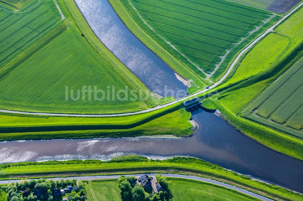 Luftbild Ockholm - Kanalverlauf und Uferbereiche des Verbindungskanales Bongsieler Kanal in Ockholm im Bundesland Schleswig-Holstein, Deutschland