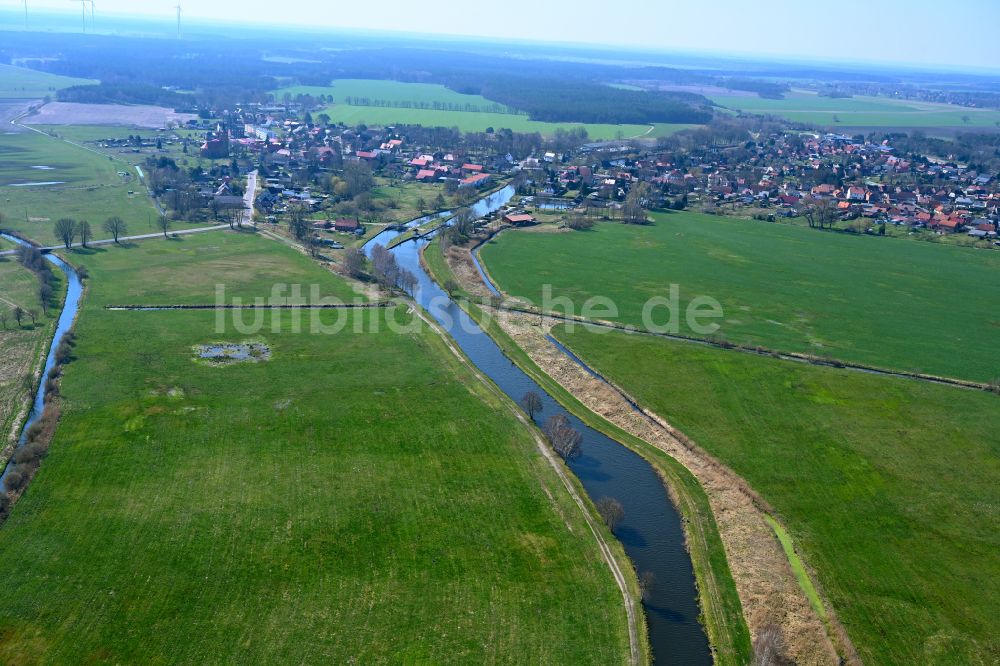 Luftbild Eldena - Kanalverlauf und Uferbereiche des Verbindungskanales MEW Müritz- Elde- Wasserstraße in Eldena im Bundesland Mecklenburg-Vorpommern, Deutschland