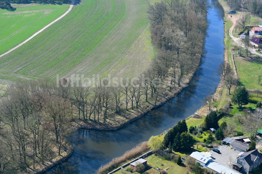 Eldena von oben - Kanalverlauf und Uferbereiche des Verbindungskanales MEW Müritz- Elde- Wasserstraße in Eldena im Bundesland Mecklenburg-Vorpommern, Deutschland