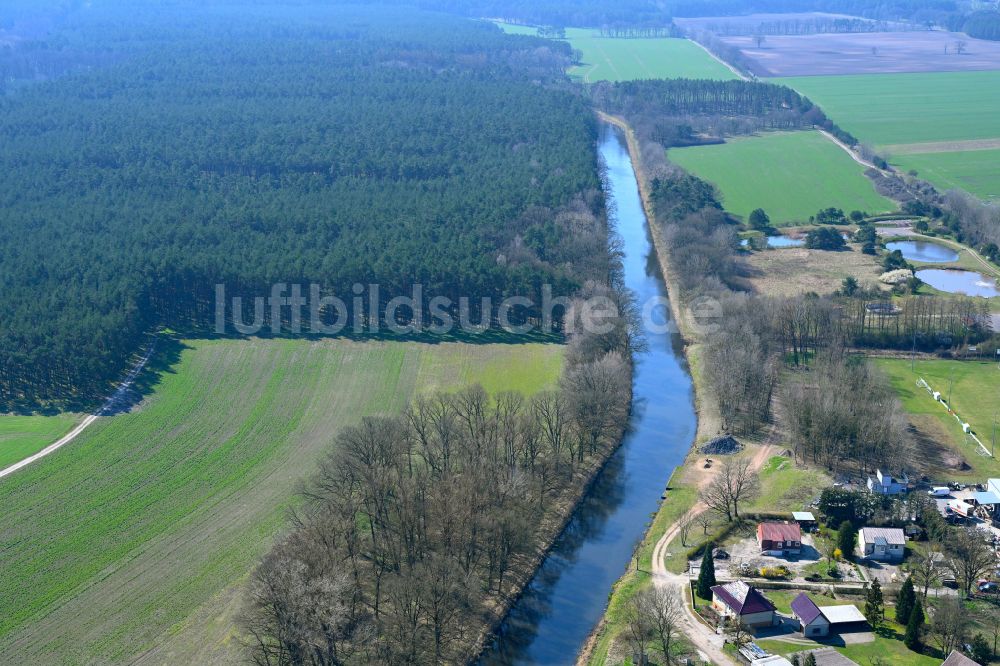 Eldena aus der Vogelperspektive: Kanalverlauf und Uferbereiche des Verbindungskanales MEW Müritz- Elde- Wasserstraße in Eldena im Bundesland Mecklenburg-Vorpommern, Deutschland