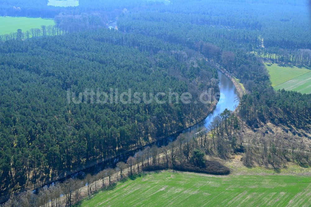 Luftaufnahme Eldena - Kanalverlauf und Uferbereiche des Verbindungskanales MEW Müritz- Elde- Wasserstraße in Eldena im Bundesland Mecklenburg-Vorpommern, Deutschland